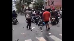 Viral Aksi Berani Pemotor Emak-Emak di Medan, Kejar dan Tabrak 2 Penjambret Gelang Emas<