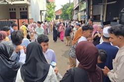 Tradisi Lebaran Unik Warga Duta Kranji Bekasi, Bersalaman Sepanjang Jalan Saling Memaafkan