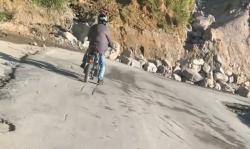 Tebing Malalak Longsor, Jalur Alternatif Padang-Bukittinggi Ditutup bagi Pemudik<