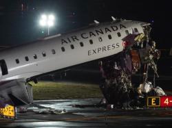 Pesawat Air Canada Tabrak Mobil Damkar, Pilot dan Kopilot Tewas