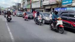 Antrean Kendaraan Menuju Jakarta Mengular dari Karangtengah hingga Simpang Cikidang<