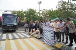 Pemkot Madiun Berangkatkan 350 Pemudik Balik Gratis ke Jakarta dan Surabaya<