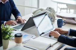 10 Software HCM untuk Mengelola 500+ Karyawan dalam Satu Sistem Terpusat
