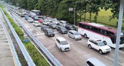 One Way Berakhir, Tol Cipali Macet Belasan Kilometer hingga Palikanci<