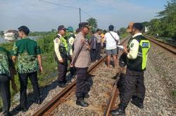 Tragis! Pria di Lamongan Tewas Tertabrak Kereta Api Anjasmoro<