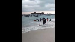 Petaka Swafoto di Pantai Papuma Jember, 3 Remaja Tergulung Ombak, 1 Hilang<
