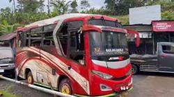 Minibus Rombongan Seni Warok Masuk Jurang di Batang, 9 Orang Luka-luka<