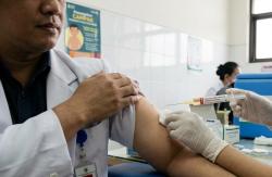 Orang Dewasa Bisa Jadi Pembawa Penyakit ke Rumah, Dokter Ingatkan Pentingnya Vaksin