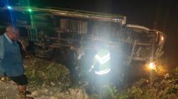 Tragis! Perbaiki Kendaraan di Bahu Jalan, Sopir Truk Tewas Ditabrak Truk Tronton di Lamongan<