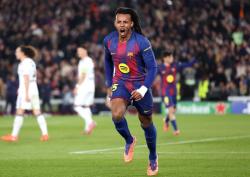 Barcelona Siap Jual Jules Kounde, Tiga Raksasa Premier League Langsung Bergerak