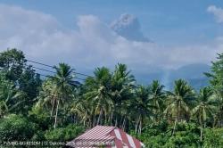Gunung Dukono Meletus Lagi, Warga Diminta Jauhi Kawah 4 Km<