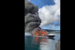 2 Speedboat Perusahaan Kayu di Sula Meledak dan Terbakar, 1 Awak Luka Parah<
