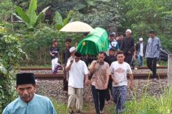 Pemilik Hajatan Tewas Dikeroyok Preman di Purwakarta Dimakamkan, Keluarga Minta Keadilan<