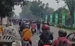 Jombang Mencekam! Ratusan Oknum Pesilat Konvoi Bawa Parang dan Serang Warga<