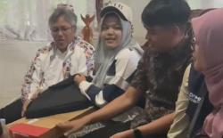Kisah Haru Asyifa, Siswi SMA Pariaman Dijemput Rektor ITB usai Lulus SNBP Jalur Prestasi<