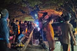 Kecelakaan Maut Bus dan 2 Truk di Pangkep, 1 Orang Sopir Tewas<