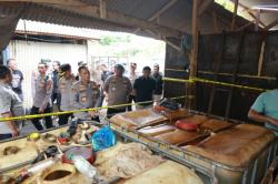 Polda Lampung Gerebek 3 Gudang BBM Ilegal di Pesawaran, Rugikan Negara hingga Rp160 Miliar<