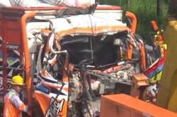 Kecelakaan Maut Truk Tabrak Truk di Tol Jombang-Mojokerto, 2 Orang Tewas<