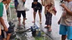 Balita Terseret Banjir di Ponorogo Ditemukan, Kondisi Mengenaskan<