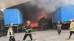 Gudang Ekspedisi di Medan Ludes Terbakar, Kerugian Miliaran Rupiah<