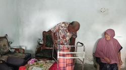 Lansia Terjerat Kabel WiFi Menjuntai di Lampung, Warga Desak Sanksi Tegas Perusahaan Abai<