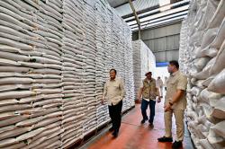 Prabowo Sidak Gudang Bulog Magelang, Pastikan Stok dan Distribusi Aman