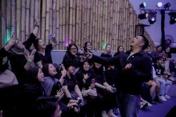 Sal Priadi Hibur Pecinta Kucing pada Perayaan Pet Owners Independence Day