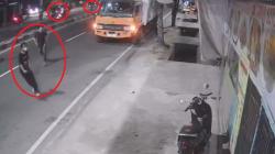 Teror Geng Motor Bersenjata Serang Warung Makan di Maros, Pelaku Diburu Polisi<