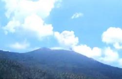 Gunung Ibu 6 Kali Meletus Hari Ini, Muntahkan Abu Vulkanik 600 Meter<