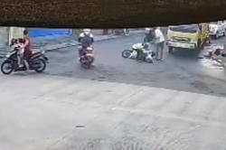 Viral Detik-Detik Jambret di Sidoarjo Tarik Tas Pemotor Hingga Jatuh Tersungkur<