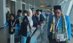 Momen Haru 760 Jemaah Calon Haji Embarkasi Surabaya Bertolak ke Tanah Suci<