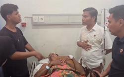 Duel Lawan Pencuri, Penjaga Kantor Desa di Siak Luka Parah Dibacok<