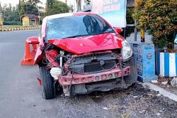 Kecelakaan Maut Motor Tabrak Mobil di Magetan, Pemuda 21 Tahun Tewas<