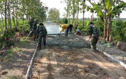 Satgas TMMD Kebut Pengerjaan Jalan Penghubung di Karangmalang Sragen