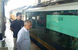 Jalur Kereta di Stasiun Bekasi Timur Mulai Normal, KAJJ Kembali Melintas