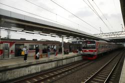 KRL Lintas Tangerang Terlambat, Ada Kebakaran Dekat Rel Stasiun Rawa Buaya-Batuceper