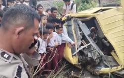 Kecelakaan Maut Truk Tertabrak Kereta Api di Tanjung Balai, Sopir Tewas<