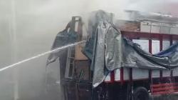 Truk Mebel Terbakar di SPBU Sedati Gede Sidoarjo, Warga dan Pengendara Panik<