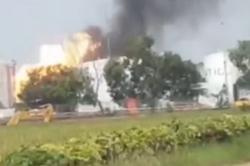 Kebakaran di Pertamina Losarang Indramayu, Asap Pekat Membubung Tinggi<