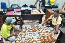 Polda Maluku Gagalkan Penyelundupan Merkuri 825 Kg di Ambon, 2 Tersangka Ditahan<
