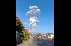 Update Erupsi Gunung Dukono, 14 Pendaki Dievakuasi Selamat 2 WNA Singapura Hilang<