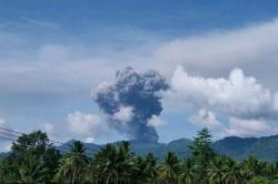 Gunung Dukono Erupsi, Semburkan Abu Vulkanik Setinggi 1.500 Meter<