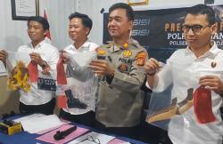 4 Perampok Bersenpi Modus Kurir Paket di Samarinda Ditangkap, Gasak Uang Rp16 Juta<