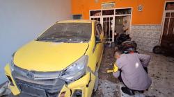 Polisi Olah TKP Teror Rumah Warga Probolinggo, Pelaku Terekam CCTV Lempar Bahan Peledak<