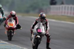 Hasil Moto3 Ceko 2026: Start dari Posisi 20, Veda Ega Pratama Menggila Finis Kelima