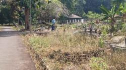 Pilu! Diusir dari Rumah, Pria Lansia Penderita Katarak di Kuningan Tinggal di Permakaman<