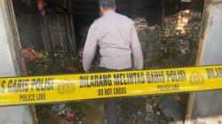Toko Grosir di Jombang Terbakar Hebat Dilempar Molotov oleh OTK, Polisi Periksa CCTV<