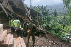 BNPB: Angin Kencang Rusak Belasan Rumah Warga di Klaten<