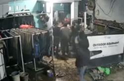 Brutal! Komplotan Pemuda Serang 3 Penjaga Rental Tenda di Gowa, Korban Trauma<