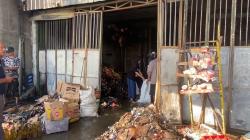 Motif Pria Lansia Nekat Bakar Toko Grosir Snack di Jombang, Sakit Hati Ditegur<
